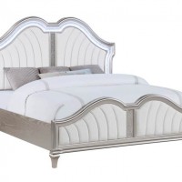 Ivory Wooden Queen Beds