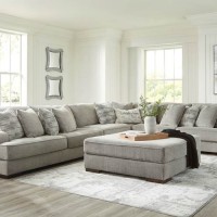 Bayless Sectional Living Room Group