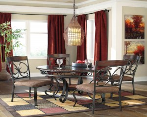 Glambrey Brown Table And (4) Chairs